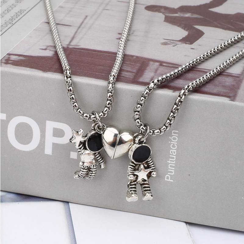 Astronaut Star Magnetic Heart Necklace Creative Spaceman Pendant Couple Jewelry Lovers Friendship G 1