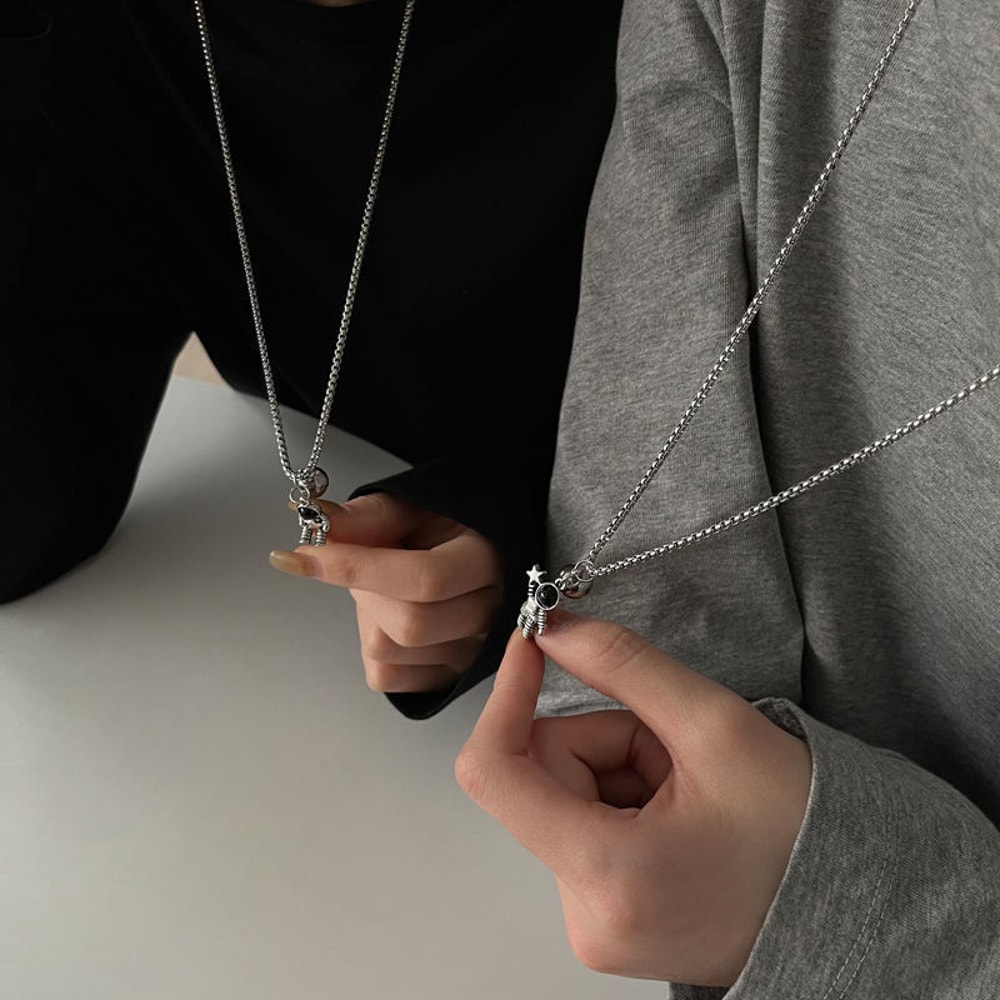 Astronaut Star Magnetic Heart Necklace Creative Spaceman Pendant Couple Jewelry Lovers Friendship G 2