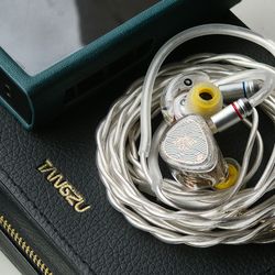 tangzu waner 2nd gen hifi in-ear monitor, high resolution dynamic driver earphone with 0.78mm detachable wired cablle