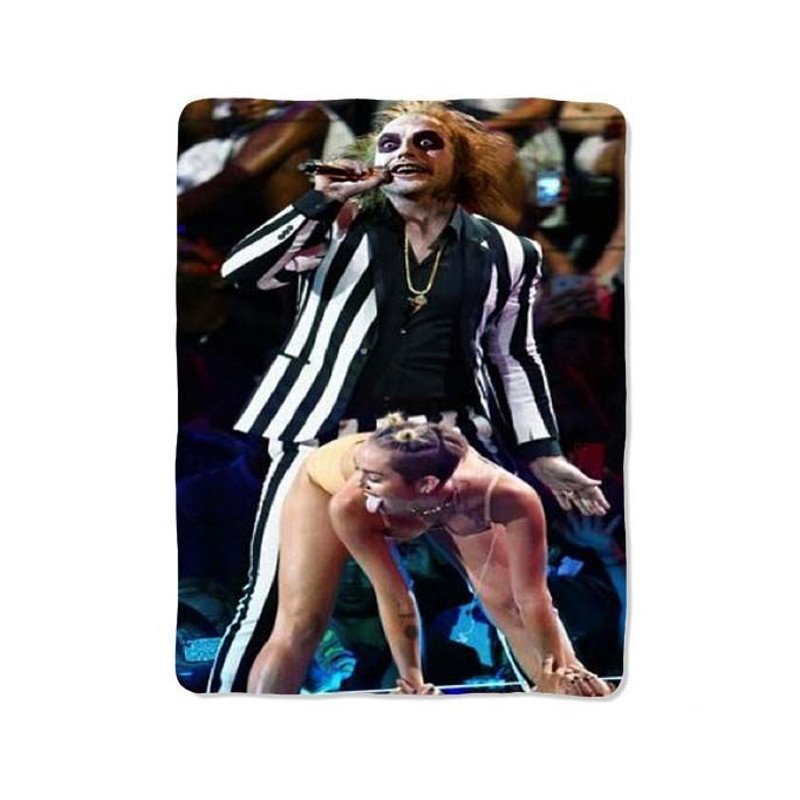 Joker Miley Cyrus Blanket 0