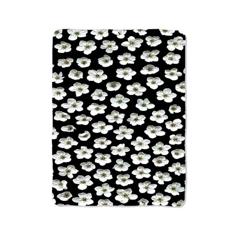 White Flower Pattern Print On Blanket 0