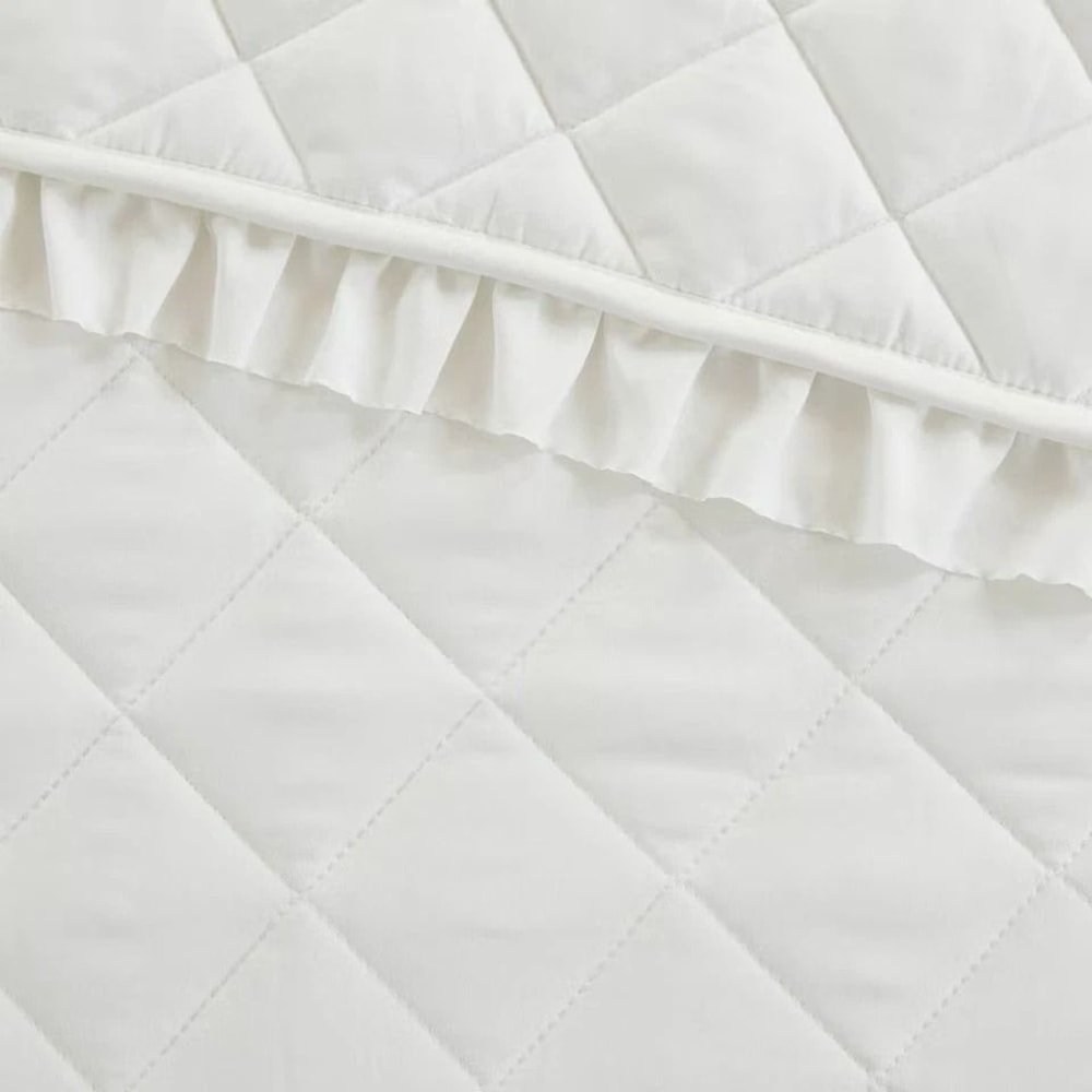FullQueen Ruffle Quilt White Polyester Lightweight Soft And Breathable Machine Washable Beddin 2