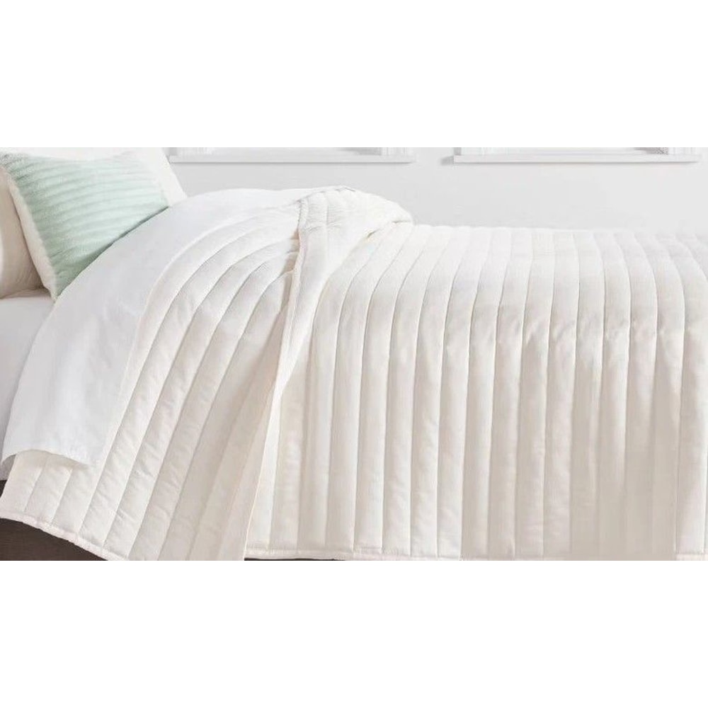 Room Essentials FullQueen Satin Quilt Ivory Sateen Coverlet Midweight Soft And Machine Washable 3