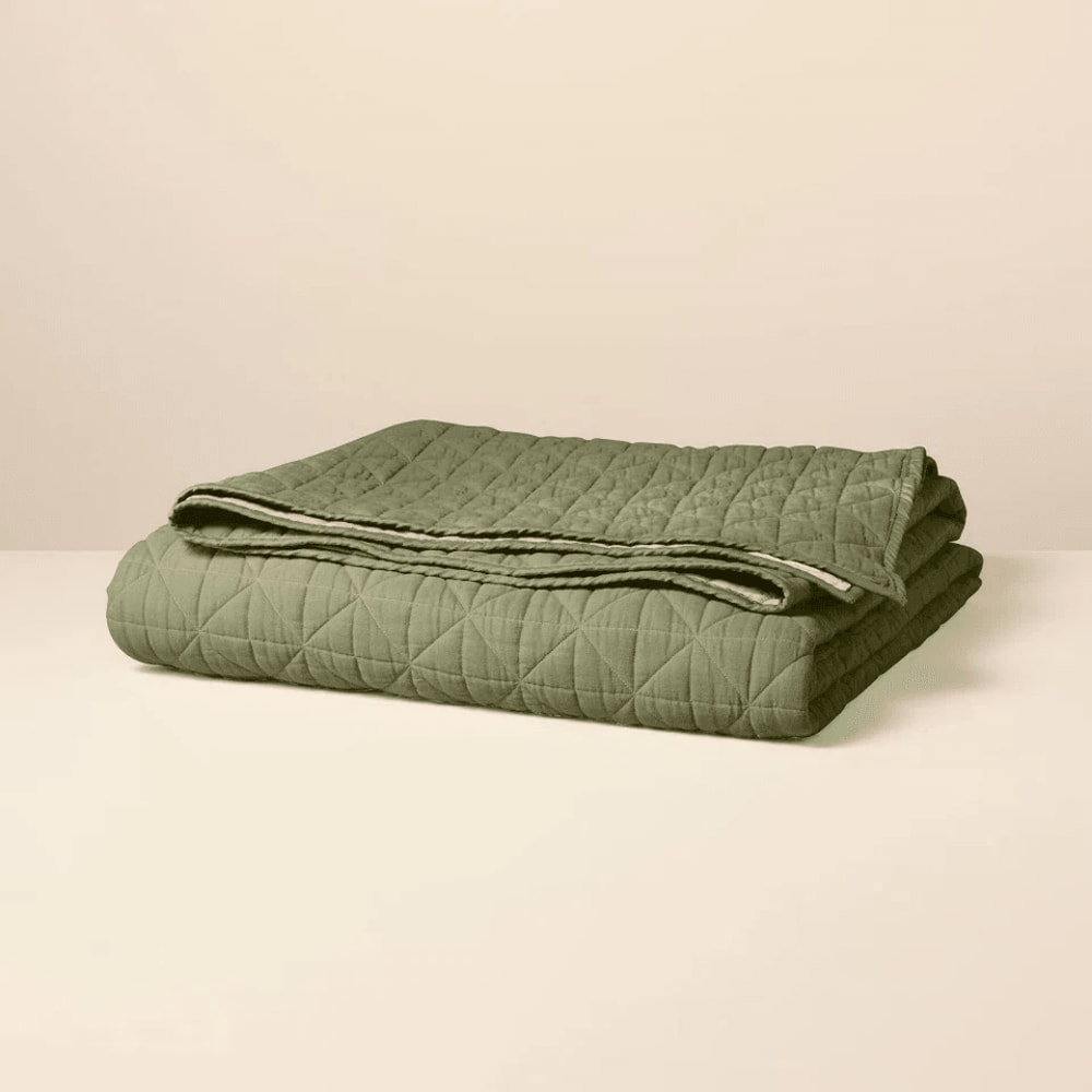 Lightweight FullQueen Reversible Quilt Tonal Green With Diamond Stitching Thread Count Polyester Fi 2