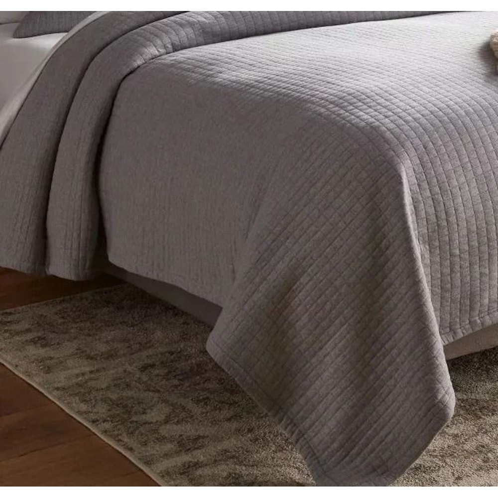 Soft FullQueen Jersey Quilt Heather Gray Cozy Polyester Fill Machine Washable Threshold 1