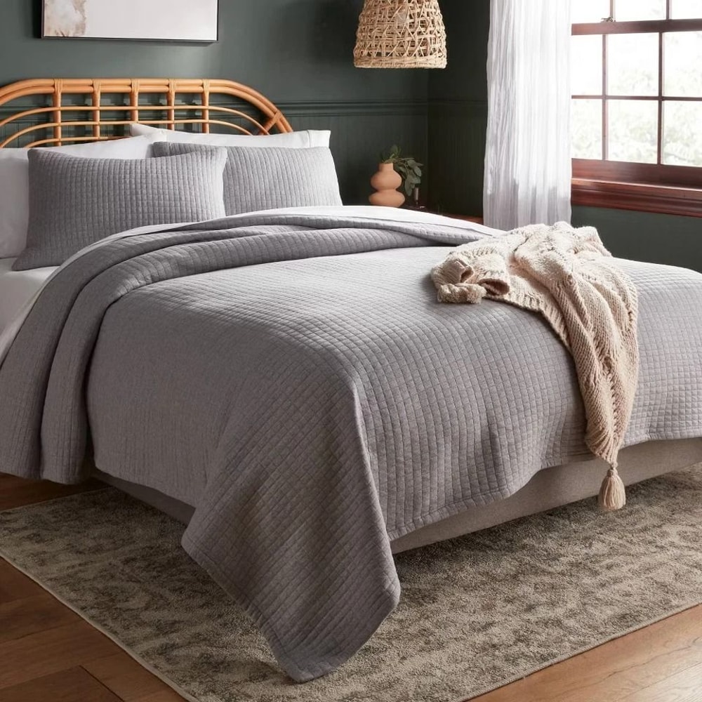 Soft FullQueen Jersey Quilt Heather Gray Cozy Polyester Fill Machine Washable Threshold 4