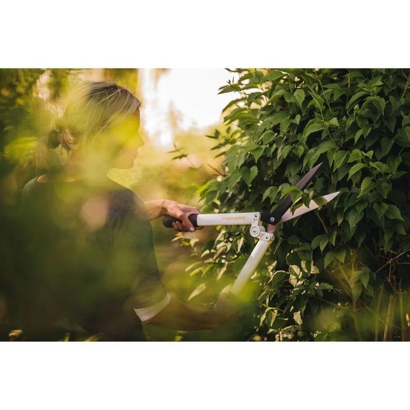 Hedge Shears Lightweight RustResistant Ergonomic NonSlip Grip FiberComp Construction For Easy Trimm 2