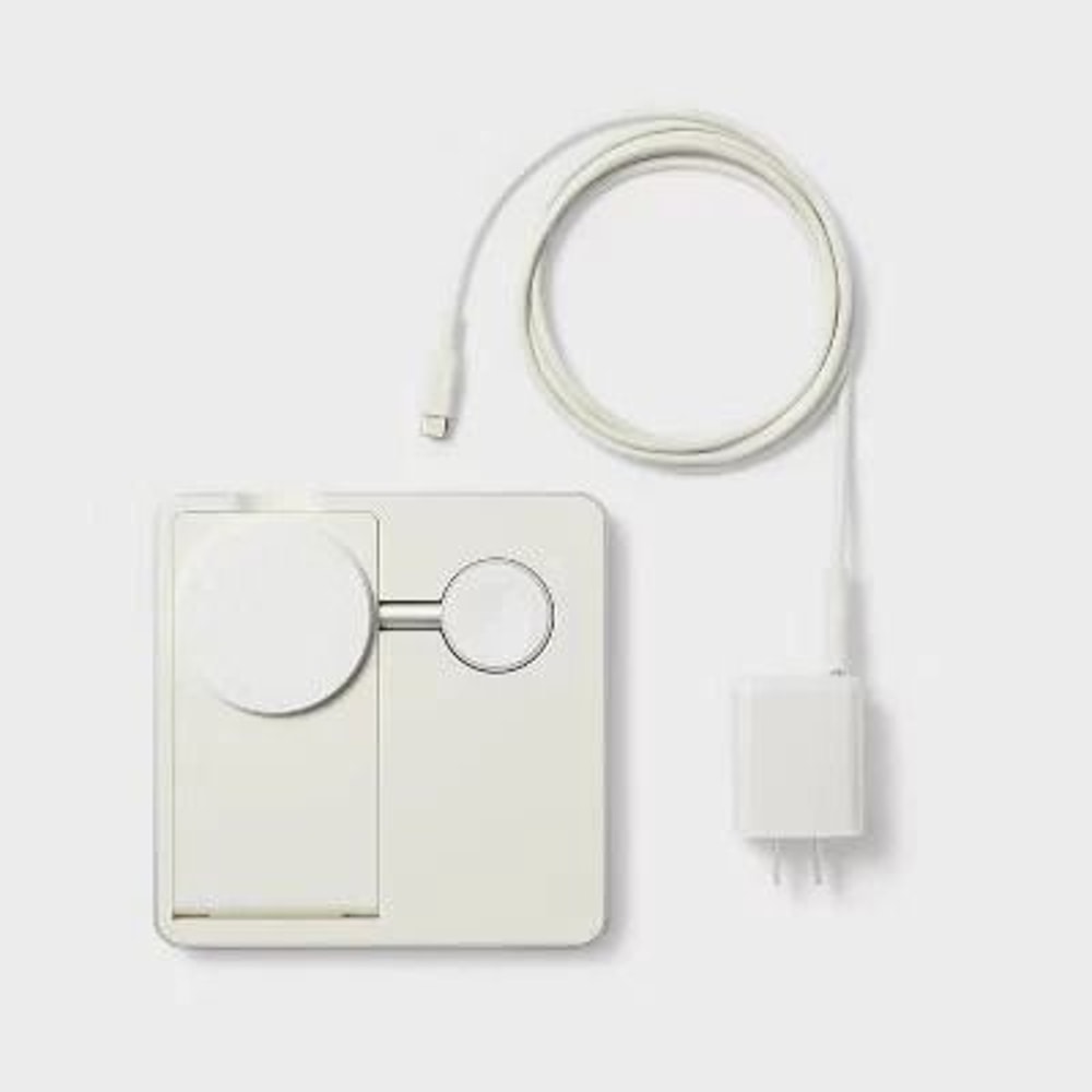 White Charger For IPhone Watch And AirPod Quick Charge QiCertified Portable Design 1