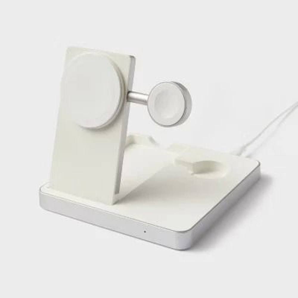 White Charger For IPhone Watch And AirPod Quick Charge QiCertified Portable Design 2