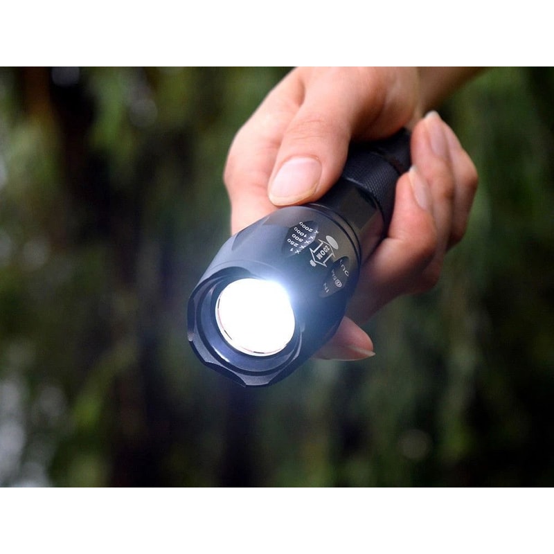 Zoomable Flashlight 5 Modes Focus Torch LED Light 0