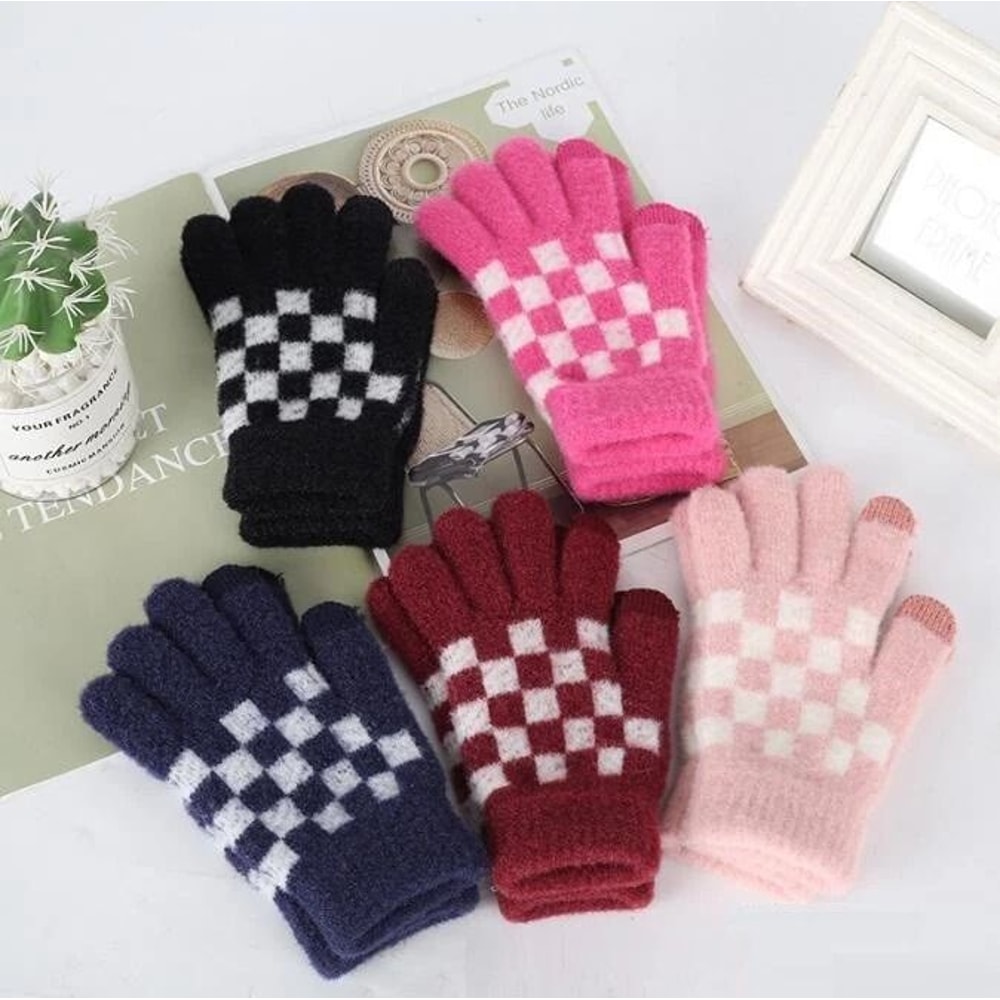 Cozy Plaid Checkered Knit Winter Gloves For Men And Women Warm And Stylish Black Pink White Choices 1