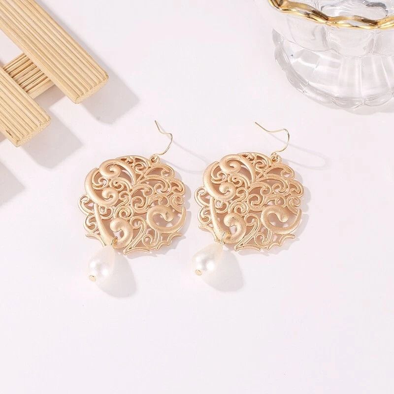 Retro Baroque Earrings With Flowers Pearls Tassel For Fashion Women Jewelry 1