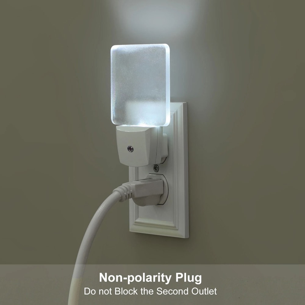 Plug In LED Night Light With Light Sensor Dusk To Dawn Bathroom Light 7