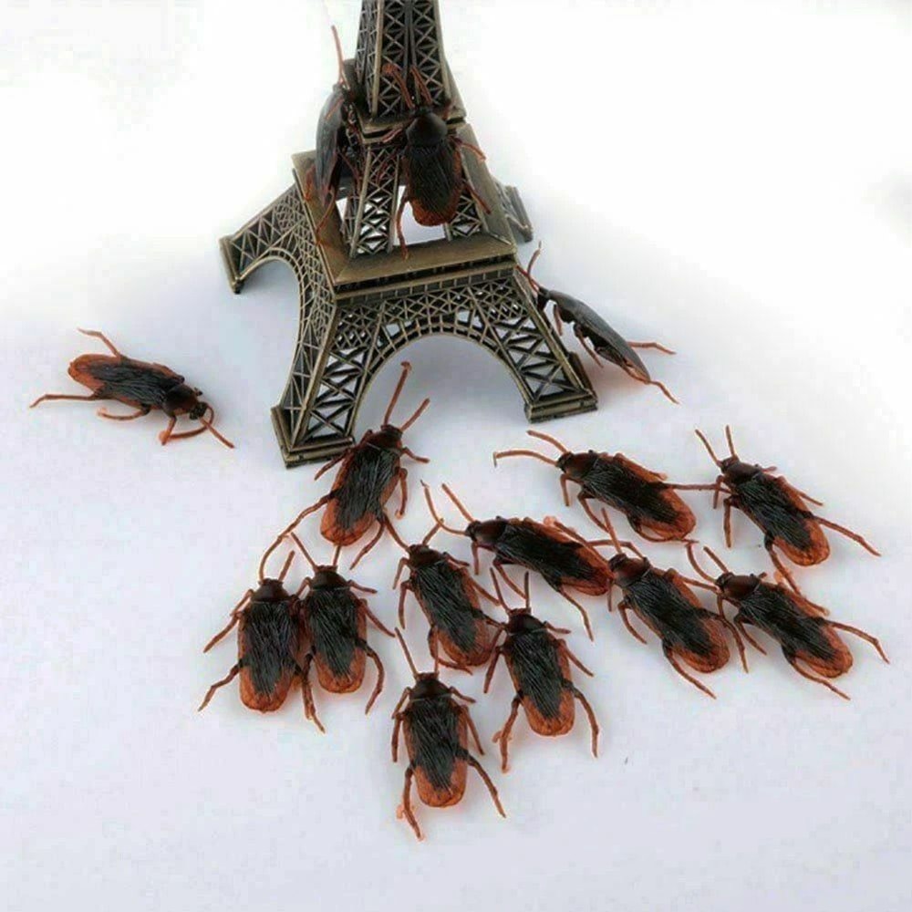 Realistic Rubber Cockroaches Creepy Gag Toy Set For Pranks Halloween Fun 0