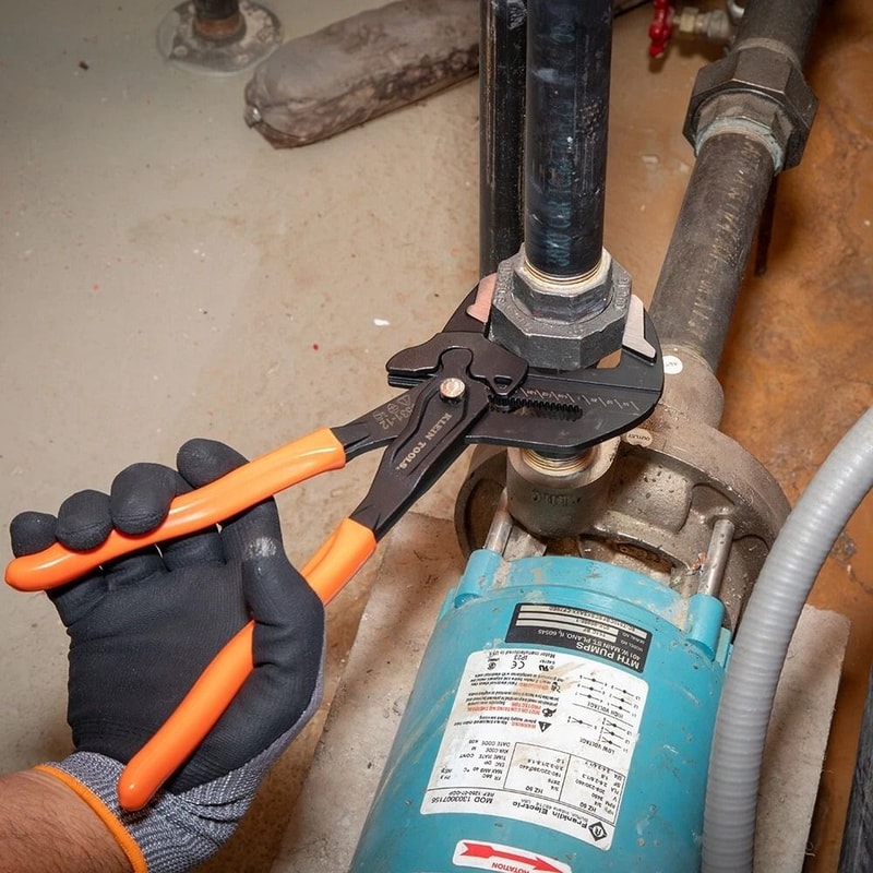 Plier Wrench With Parallel Jaws And Quick Adjust 1