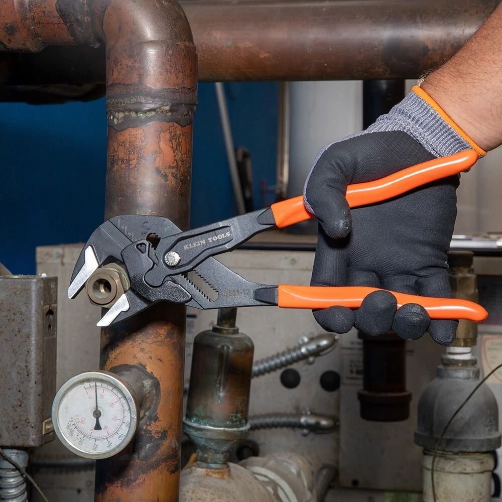 Plier Wrench With Parallel Jaws And Quick Adjust 3