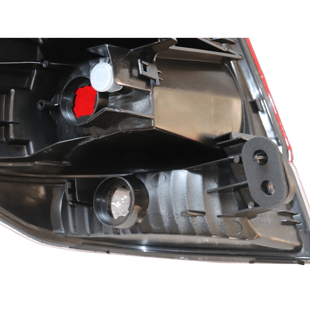 Subaru Outback Passenger Side Tail Lamp Right Rear Outer Assembly 1