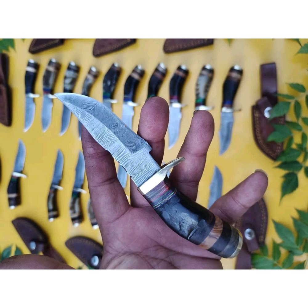Lot Of 20 6 Inch Handmade Damascus Steel Skinner Knives Ram Horn Free Sheath 15