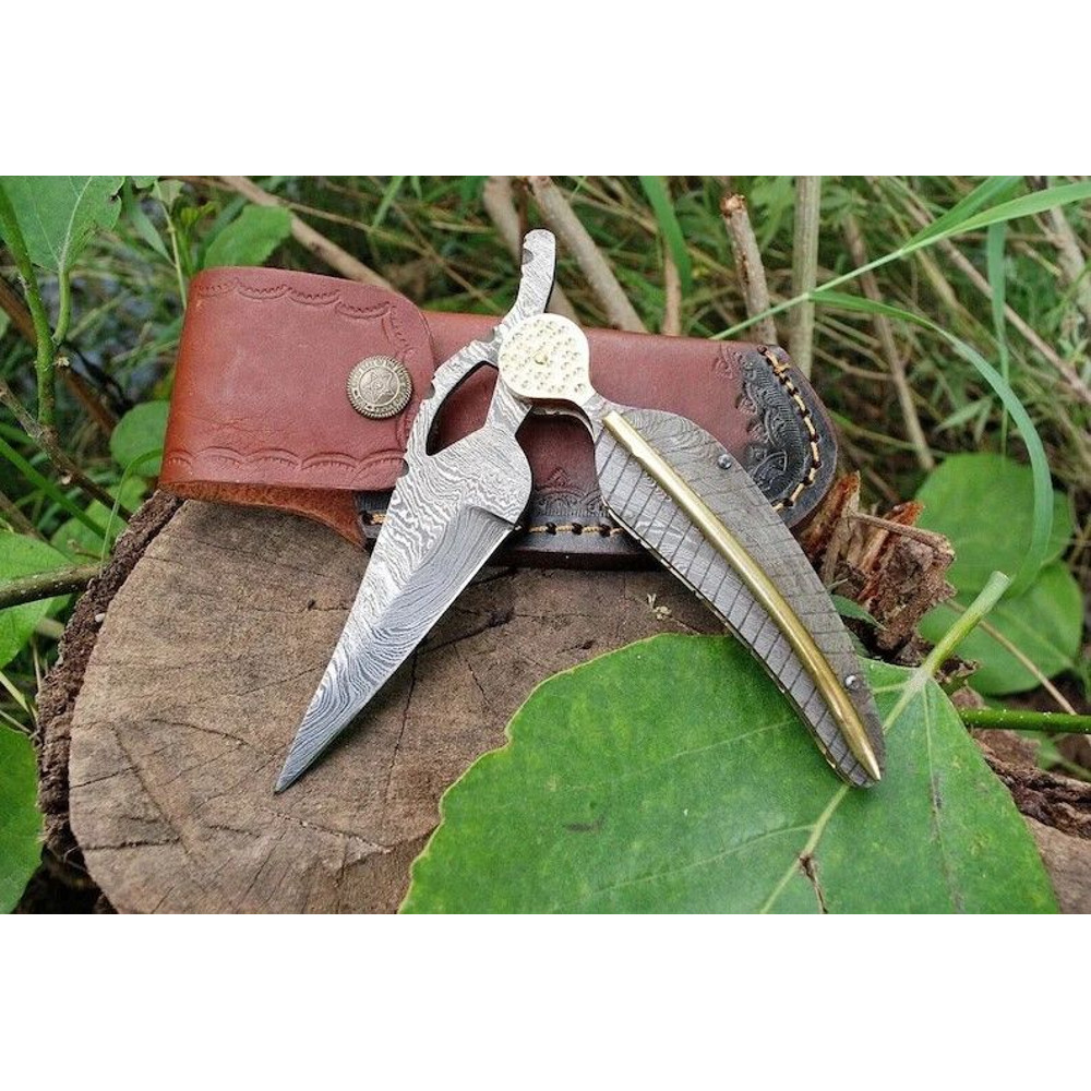 Handmade Damascus Steel Folding Knife With Feather Look And Bronze Accents 0