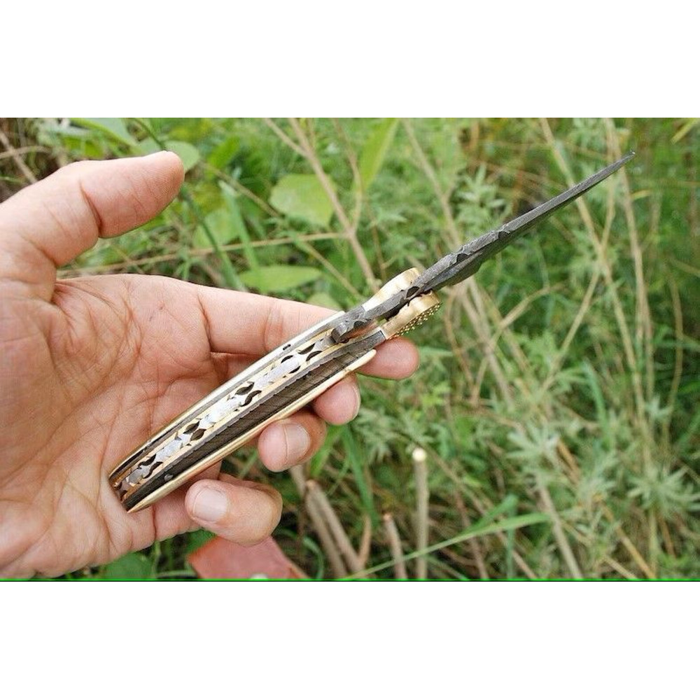Handmade Damascus Steel Folding Knife With Feather Look And Bronze Accents 1