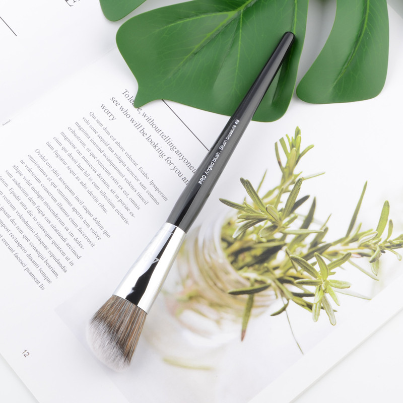 Pro Angled Blush Powder Blusher Makeup Brushes Shadow Make up Brush with Synthetic Hair Wood Handle Soft Blending