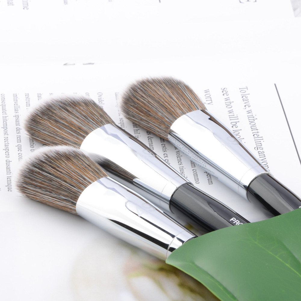 Pro Angled Blush Powder Blusher Makeup Brushes Shadow Make up Brush with Synthetic Hair Wood Handle Soft Blending