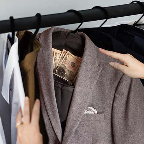 Hidden Pocket Safe Hanger Diversion Safe, Fits Under Hanging Clothes to Hide Valuables Securely at Home or Travelora