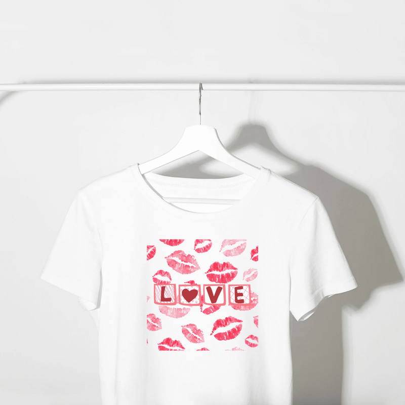 Valentine Kiss Love Themed Printables 1