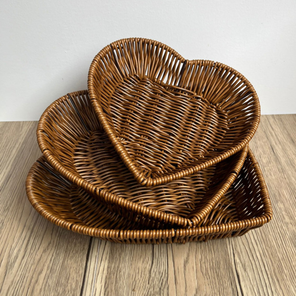 Heart-Shaped Woven Storage Basket, Multi Simulation Rattan Desktop Basket for Bread, Fruit, Restaurant Serving Display