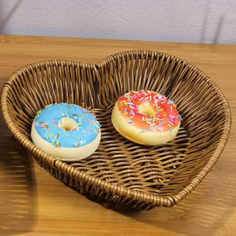 Heart-Shaped Woven Storage Basket, Multi Simulation Rattan Desktop Basket for Bread, Fruit, Restaurant Serving Display