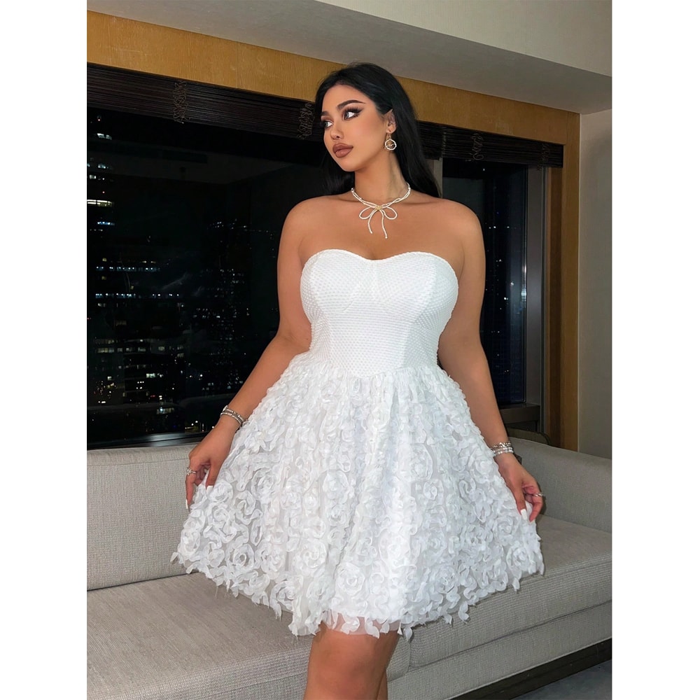 Models Elegant Three-Dimensional Flowers Corset Dress with Flowers Net Yarn Patchwork in Polyester Material