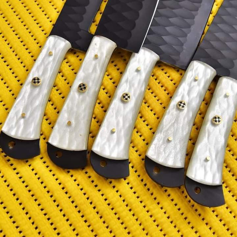 hand forged damascus steel knife