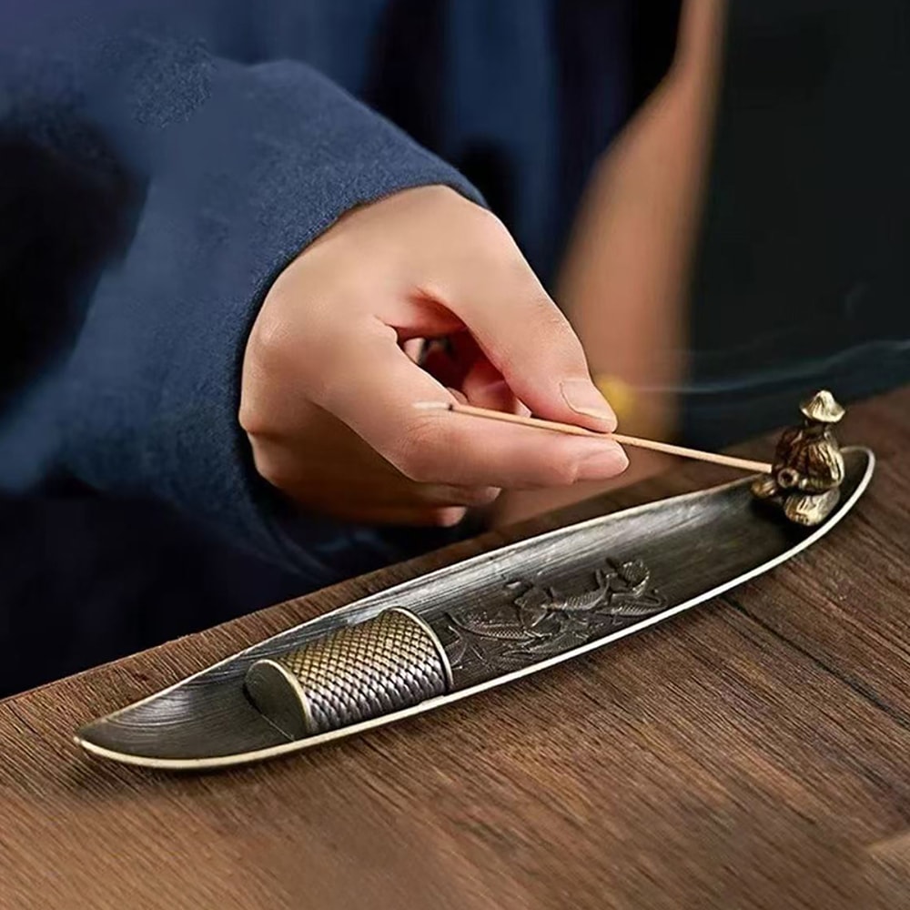 Fashionable Small Boat Incense Burner Fishing Old Man Style Sandalwood Insert Indoor Home Decor Uni 0