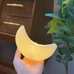 battery powered led cartoon moon shaped night light, atmosphere table lamp for bedroom, bedside, living room, kid room