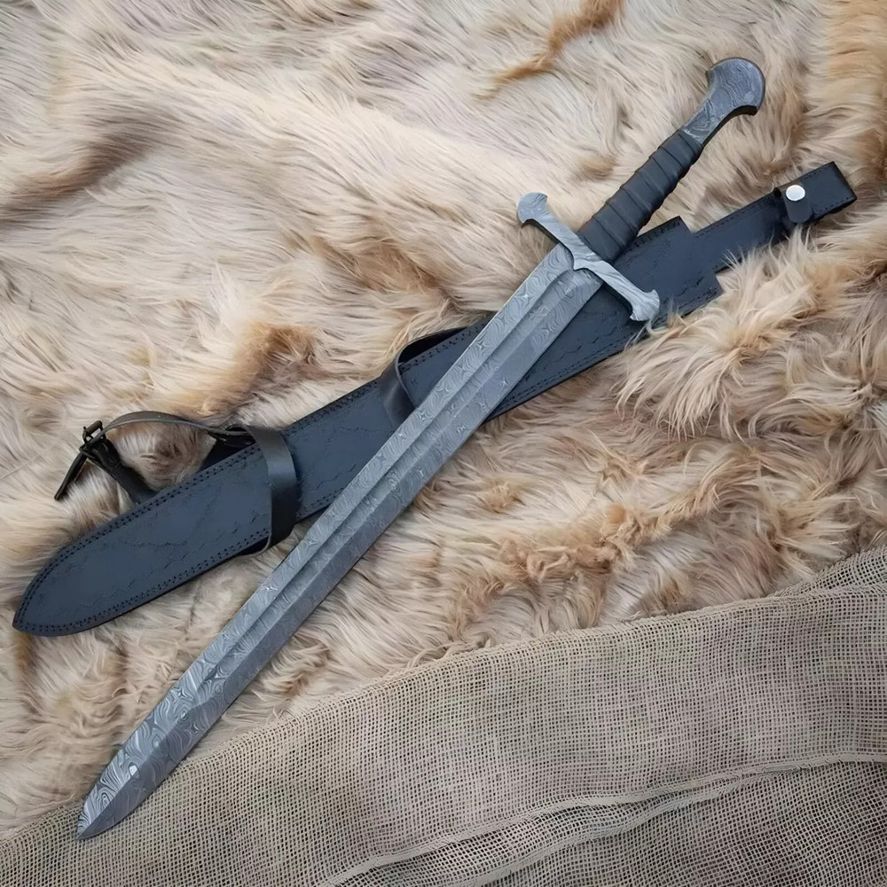 Custom Handmade Damascus Steel Beautiful Sword Damascus Sword With Sheath 3
