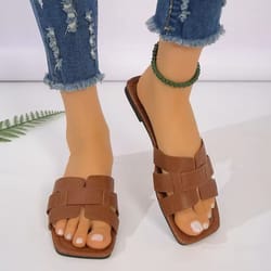 ladies casual outdoor flat sandals for summer comfort