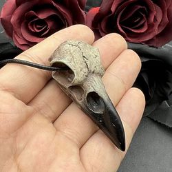 3d gothic raven skull necklace replica in resin for halloween or everyday wear