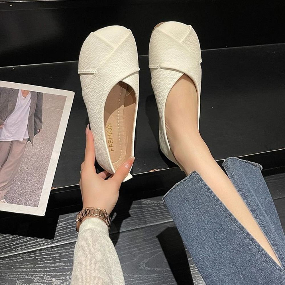 Womens SlipOn Leather Loafers With Round Toe And Casual Flat Sole 5