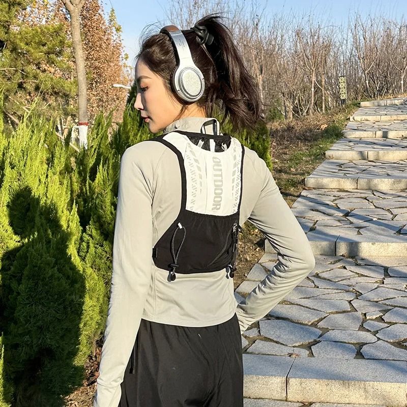 Outdoor Sports Hydration Backpack With Water Bag For Hiking Running And Cycling 2