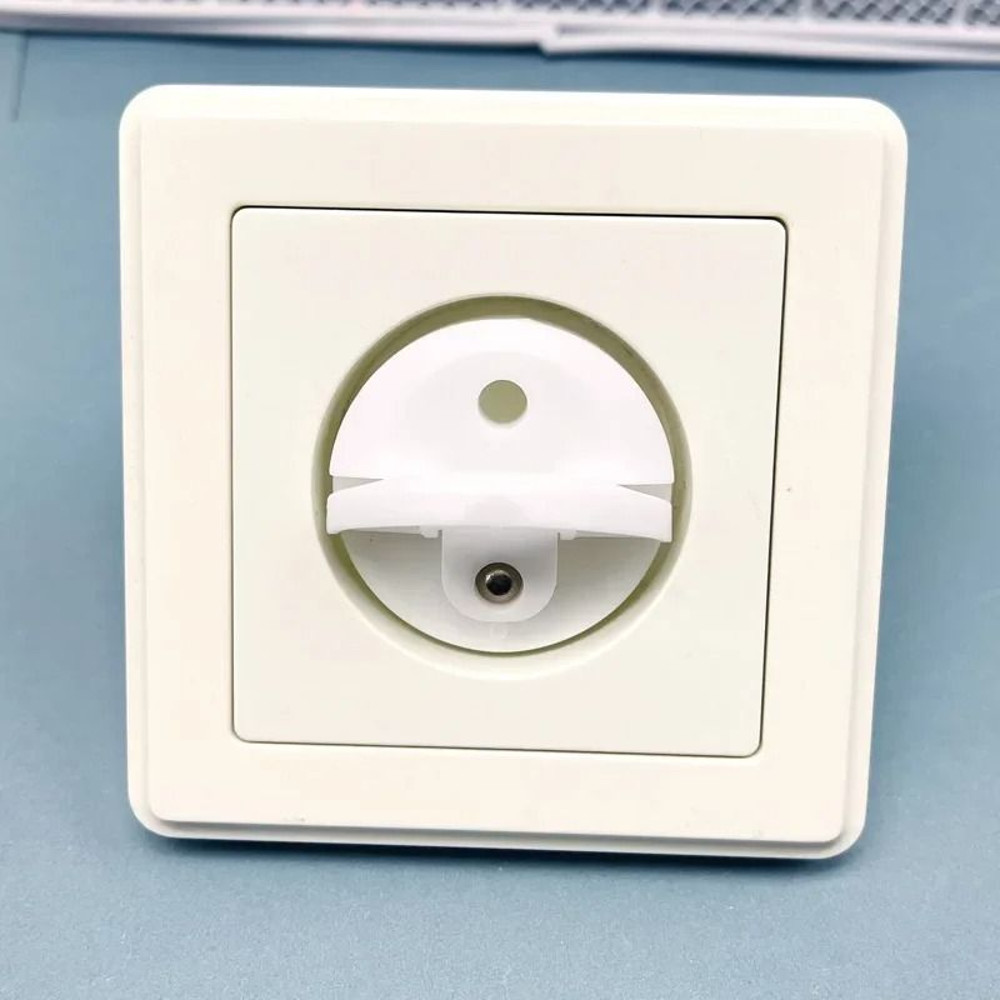 White Electrical Socket Protectors  Baby Safety Plug Covers For Childproofing And Electric Shock Pr 2