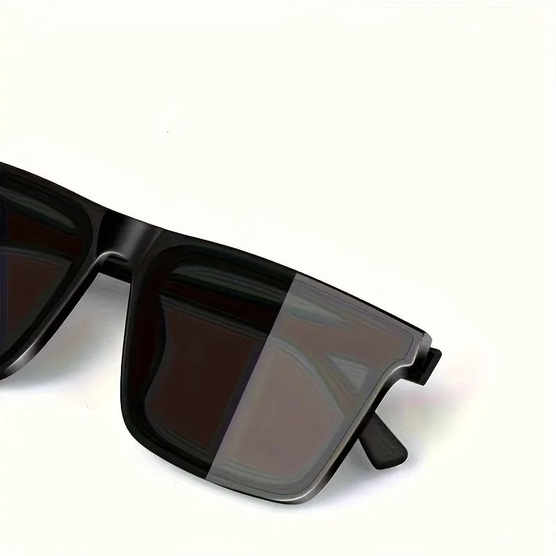Men Simple Black Square Sunglasses Classic UV Protection Shades For Travel And Driving 1