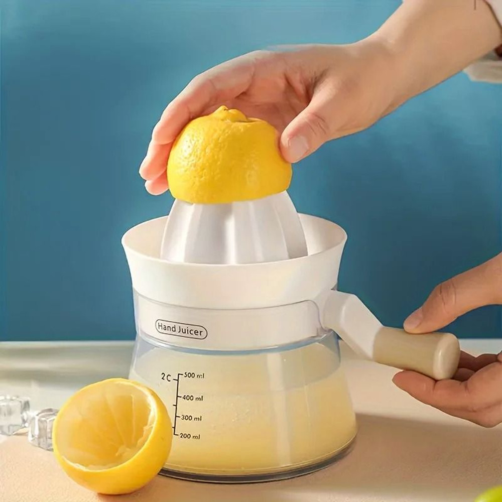Manual Citrus Juicer With Measuring Container 3
