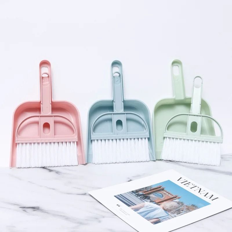 Mini Pet Broom And Dustpan Cleaning Set 3