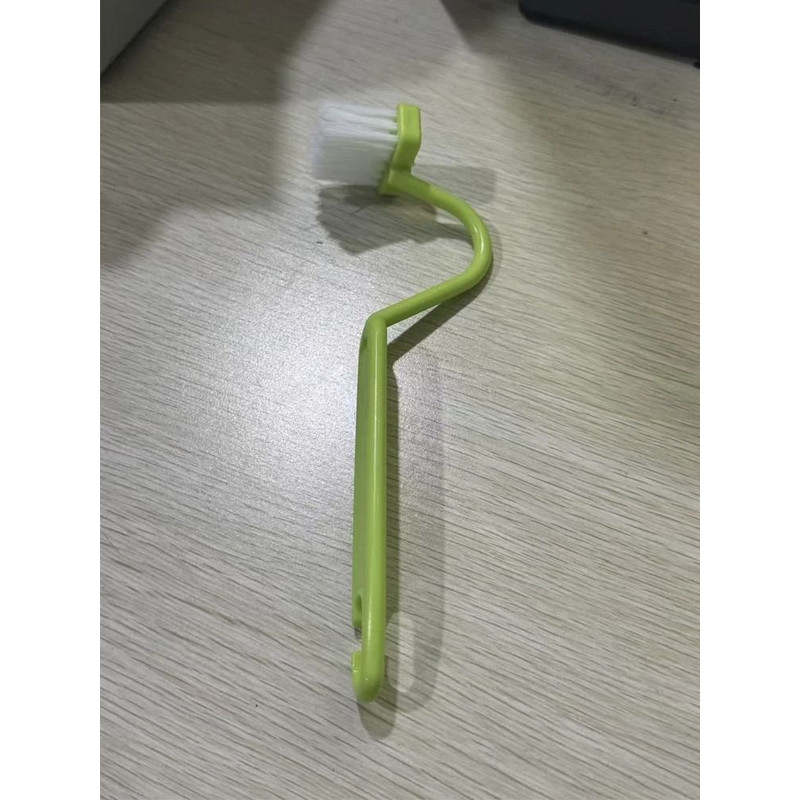Curved Long Handle Toilet Cleaning Brush 1