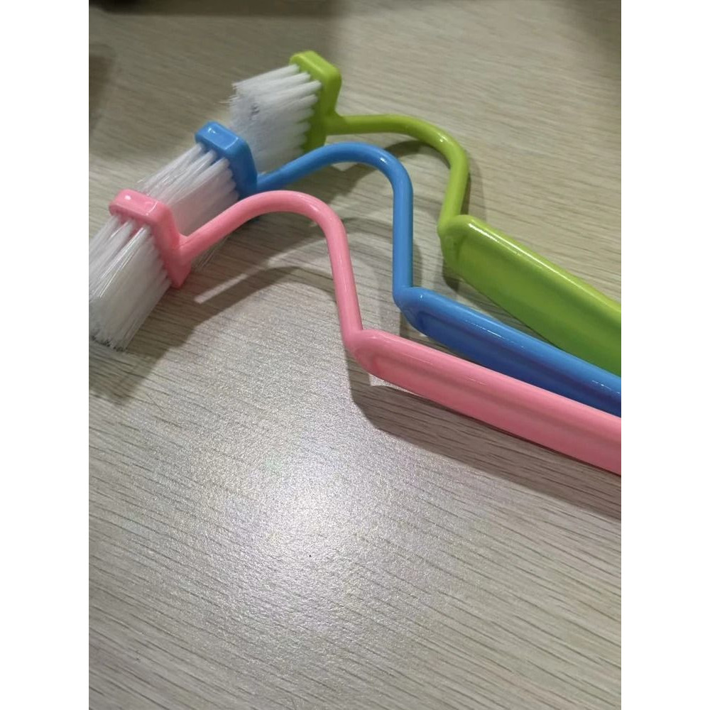 Curved Long Handle Toilet Cleaning Brush 2