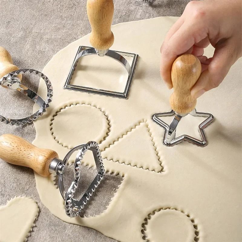 Ravioli And Pasta Cutter Set With Wooden Handle 3
