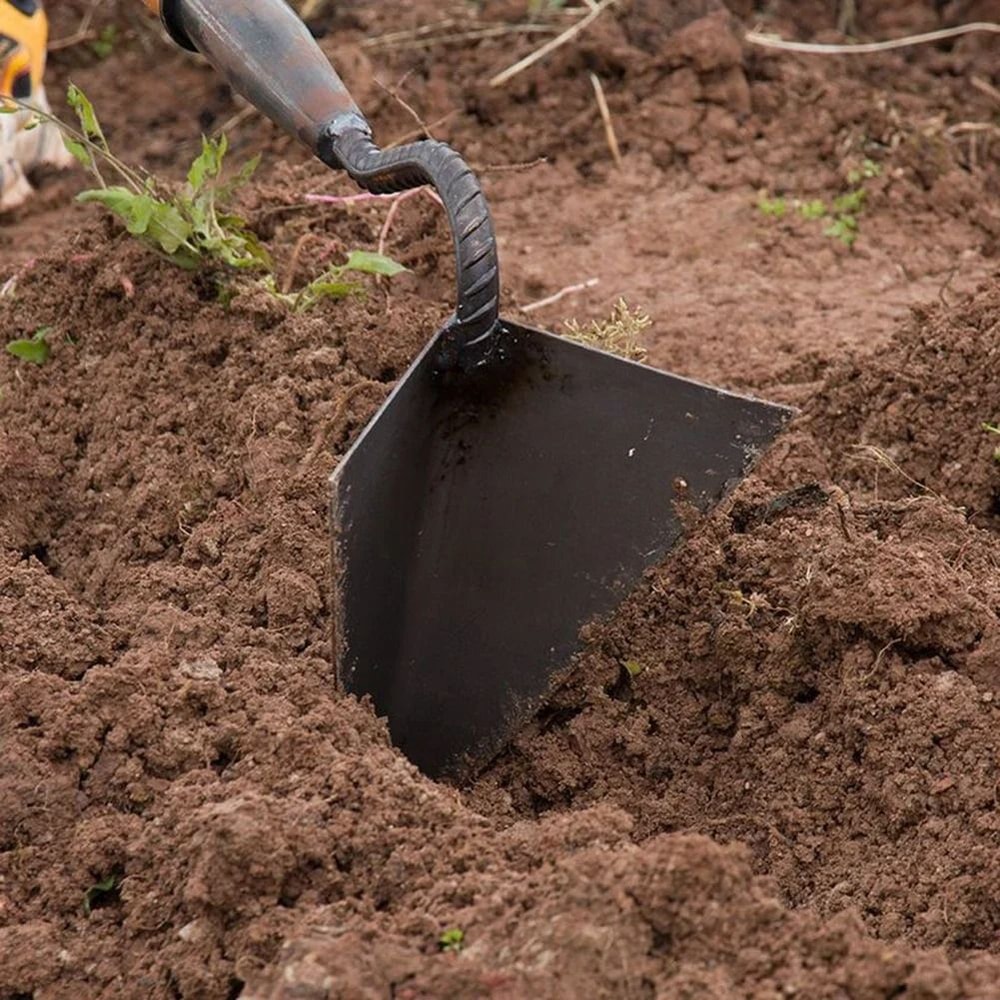 Small Tip Triangular Garden Hoe For Weeding And Soil Turning 4