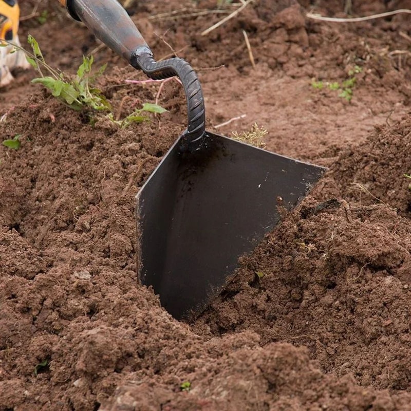 Small Tip Triangular Garden Hoe For Weeding And Soil Turning 4