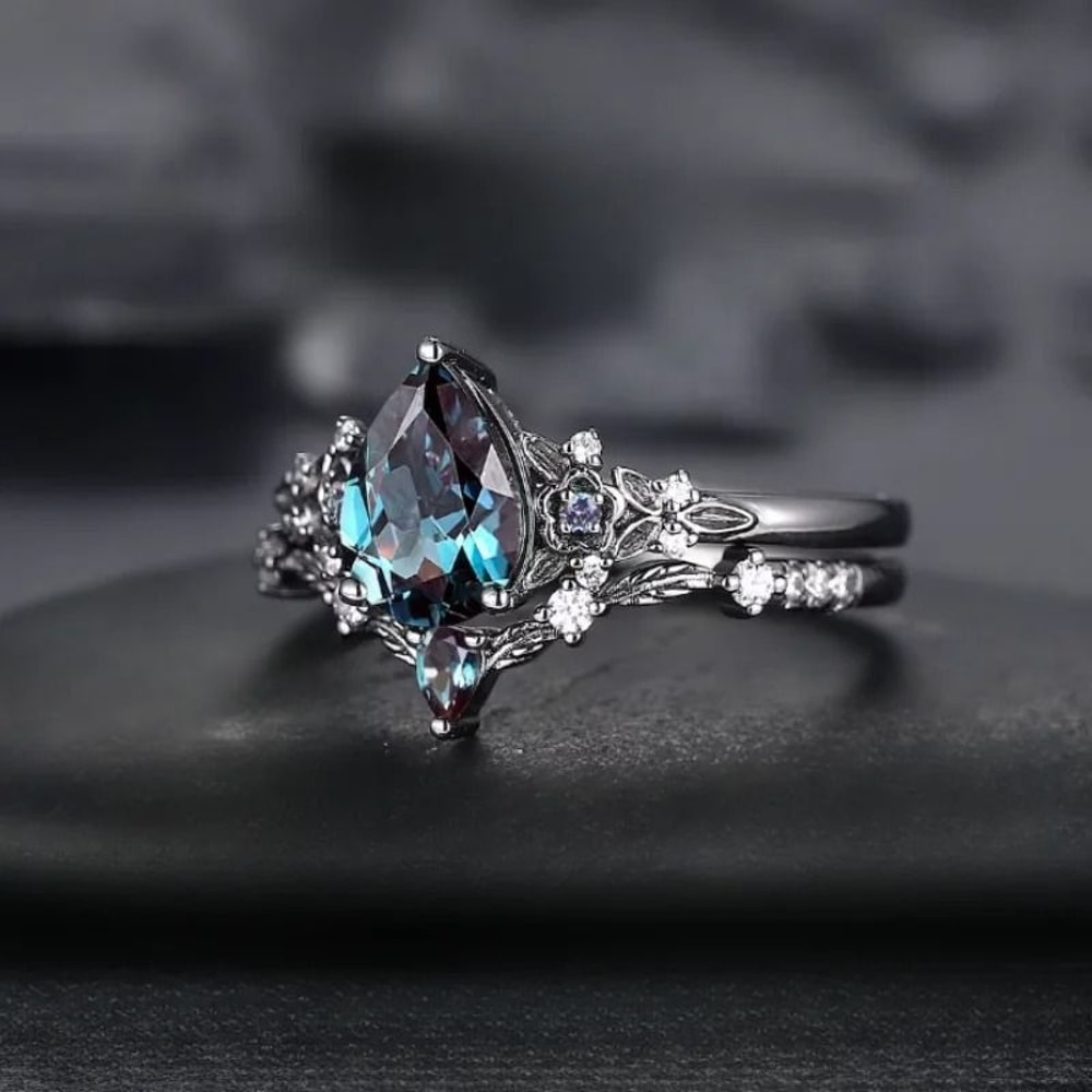 Luxury Gun Black Cubic Zircon Vine Ring For Women 3