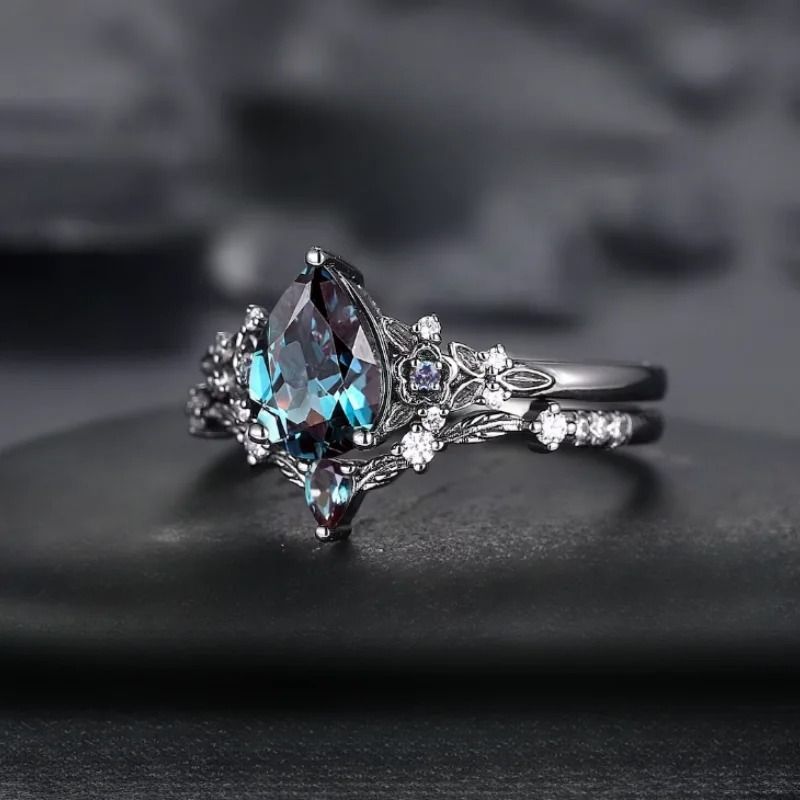 Luxury Gun Black Cubic Zircon Vine Ring For Women 3